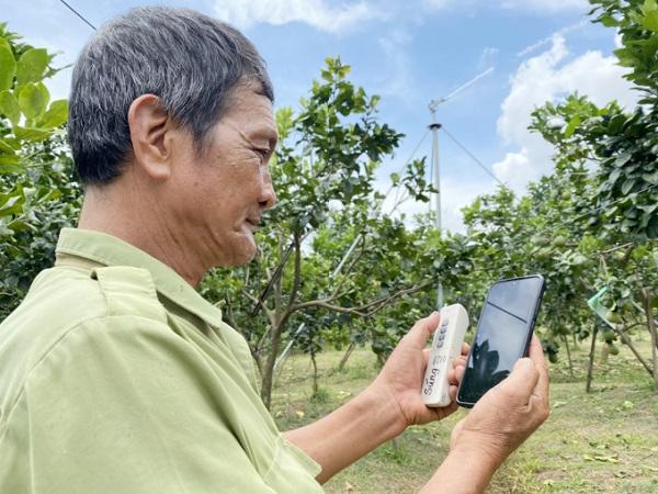 Nông dân thời 4.0: Tưới cây, cho cá ăn bằng Smartphone